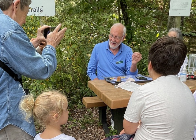 Hummingbird Bird Booth - Presenter